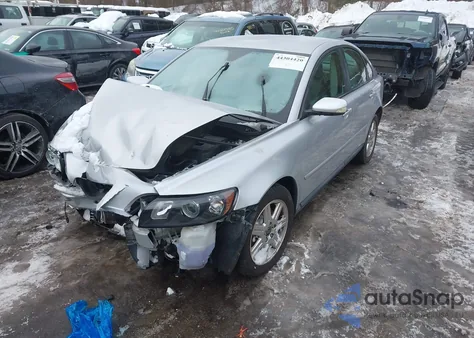 2006 Volvo S40 2.4I z USA, uszkodzony, nr VIN YV1MS382X62194983